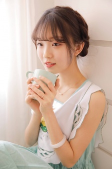 《年轻女教师4》免费观看